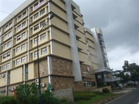 Commonwealth Hospital and Medical Center, Quezon City, Manila.